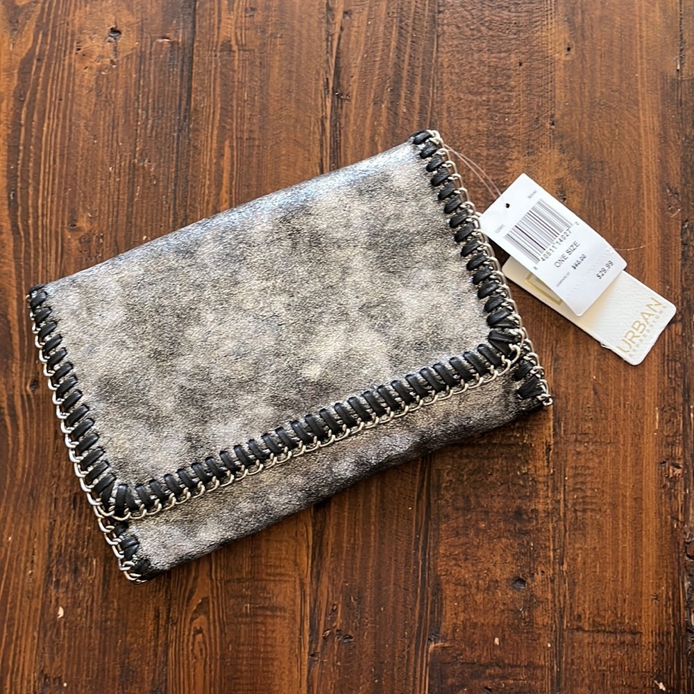 Urban Expressions silver and black chain crossbody bag - Picture 1 of 5